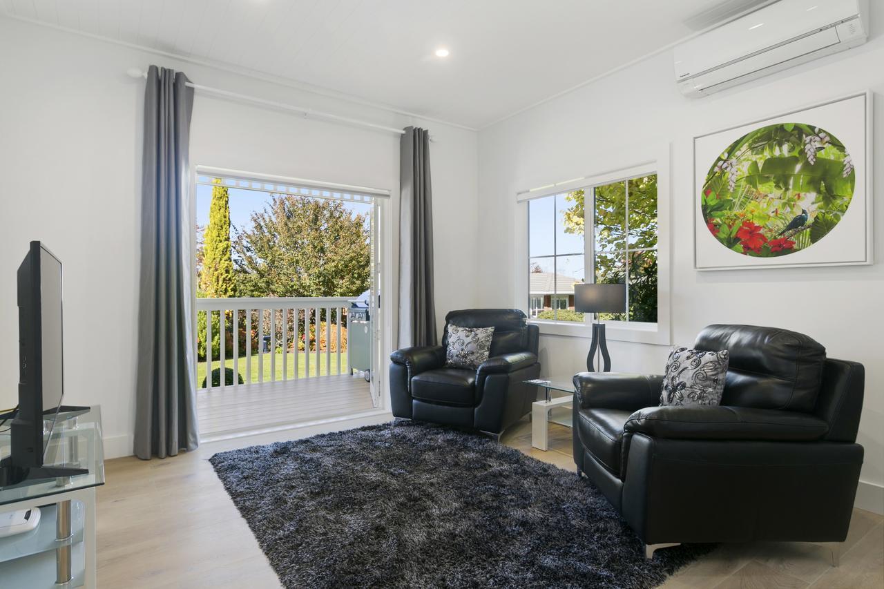 The Retreat Luxury Garden Villa Lago Lago Taupo Exterior foto