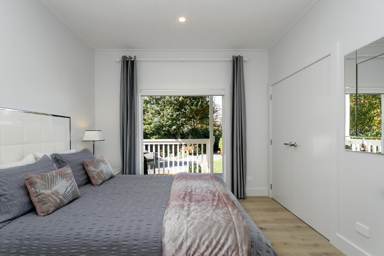 The Retreat Luxury Garden Villa Lago Lago Taupo Exterior foto